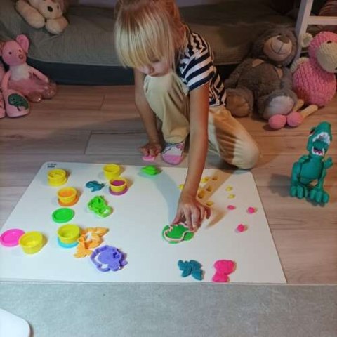 Masa plastyczna- zestaw- dinozaur 22775 Masa plastyczna- zestaw- dinozaur 22775