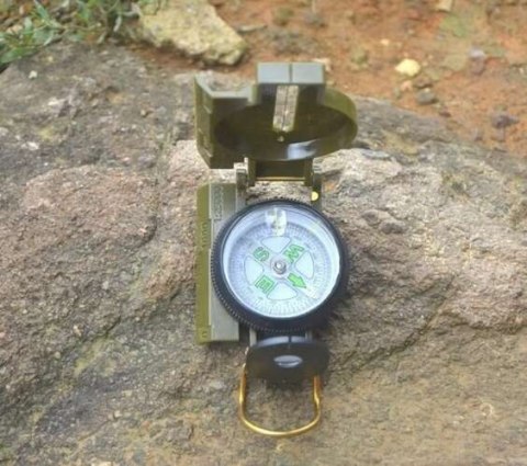 Kompas militarny KM5717 Kompas militarny KM5717