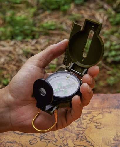 Kompas militarny KM5717 Kompas militarny KM5717