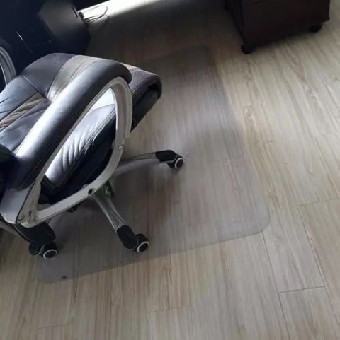 Mata ochronna pod krzesło 90x130cm RUHHY - mleczna Mata ochronna pod krzesło 90x130cm RUHHY - mleczna