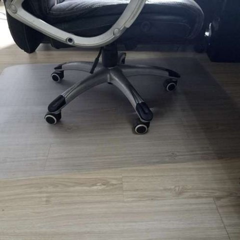 Mata ochronna pod krzesło 100x140cm RUHHY- mleczna Mata ochronna pod krzesło 100x140cm RUHHY- mleczna