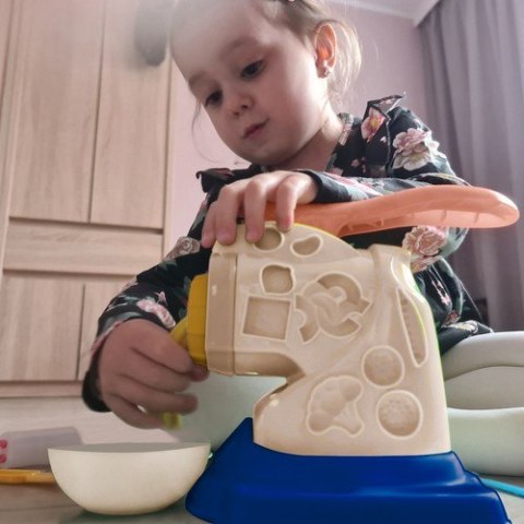 Masa plastyczna- zestaw Kruzzel 22526 Masa plastyczna- zestaw Kruzzel 22526