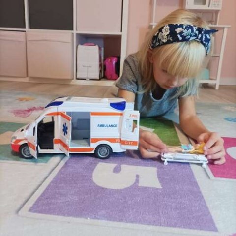 Karetka pogotowia- ambulans 22731 Karetka pogotowia- ambulans 22731