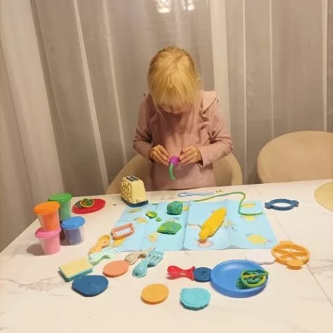 Masa plastyczna- zestaw Kruzzel 22561 Masa plastyczna- zestaw Kruzzel 22561