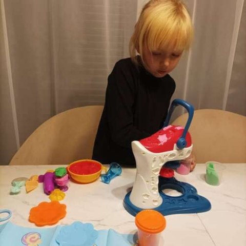 Masa plastyczna- zestaw Kruzzel 22563 Masa plastyczna- zestaw Kruzzel 22563