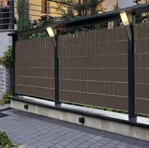 Taśma ogrodzeniowa 19cmx35m 450g/m2 brązowa 23702 Taśma ogrodzeniowa 19cmx35m 450g/m2 brązowa 23702