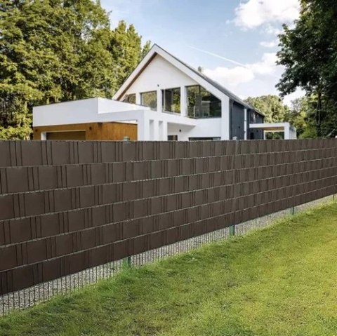 Taśma ogrodzeniowa 19cmx35m 630g/m2 brązowa 23707 Taśma ogrodzeniowa 19cmx35m 630g/m2 brązowa 23707