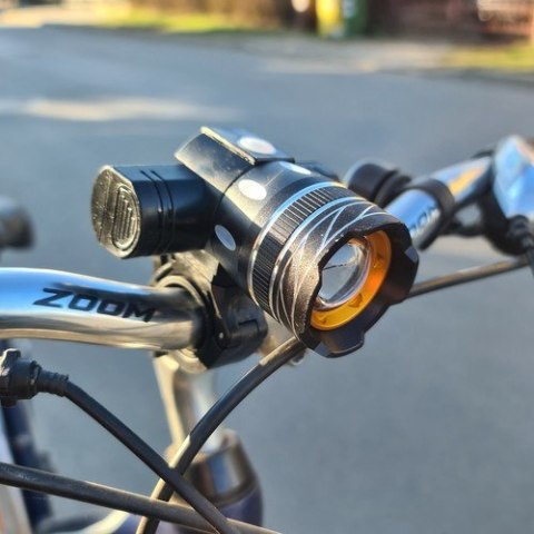 Lampka rowerowa T6 USB + tylne światło 23681 Lampka rowerowa T6 USB + tylne światło 23681