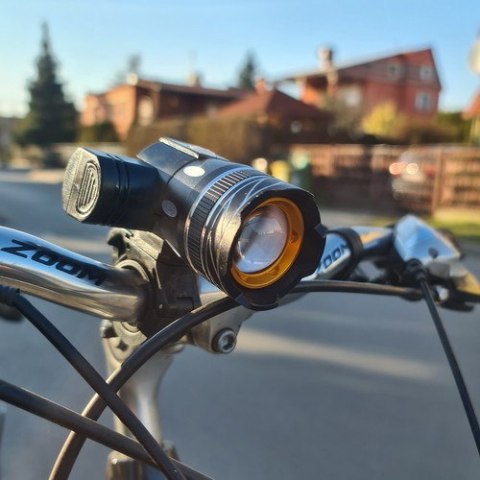 Lampka rowerowa T6 USB + tylne światło 23681 Lampka rowerowa T6 USB + tylne światło 23681
