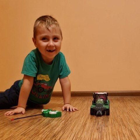 Traktor zdalnie sterowany- ciągnik Kruzzel 24850 Traktor zdalnie sterowany- ciągnik Kruzzel 24850