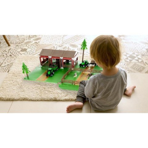 Farma ze zwierzętami + 2 autka rolnicze 22404 Farma ze zwierzętami + 2 autka rolnicze 22404